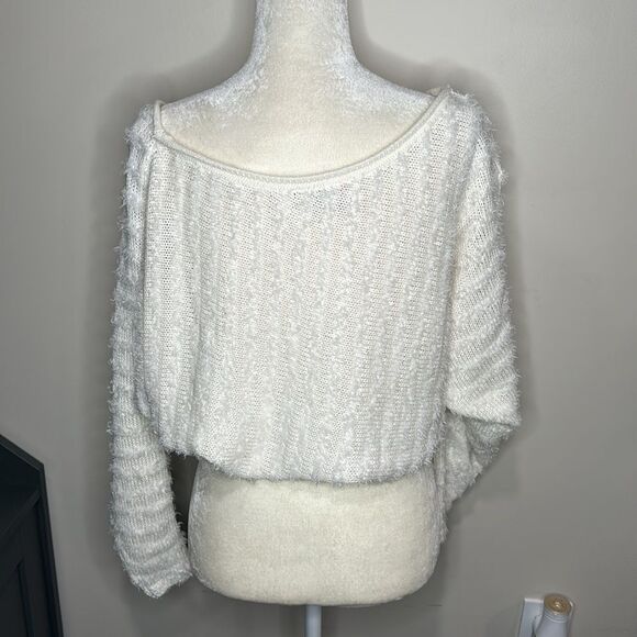 Free people beach fuzzy cropped top size small - Picture 4 of 5